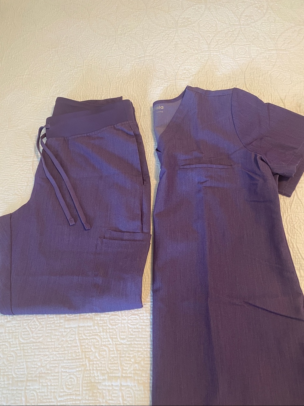 Mandala scrub set, heathered amethyst color, top Size S, pants S/P.